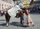 Der Handschlag mit der Lore bewirkt die Begnadidung der Stadt