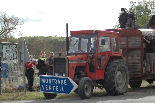 cortège en direction de l' autoroute samedi 10 octobre 2026